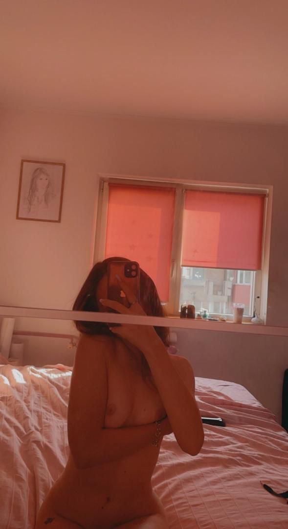 Lizzyjoy1111, 20 years old from Mexico