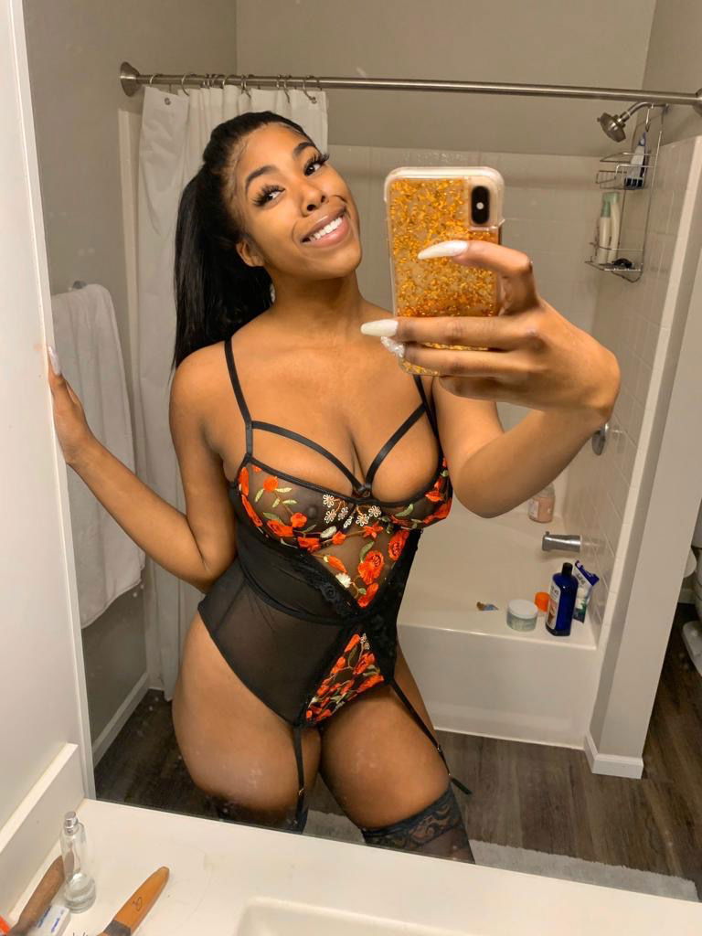 hijelij882's Cover Photo