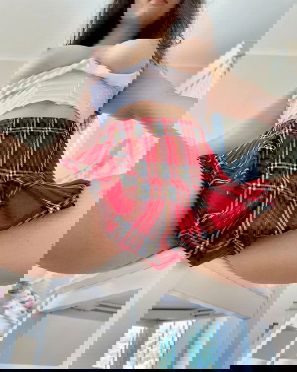 jeniqueen, 22 years old from Canada