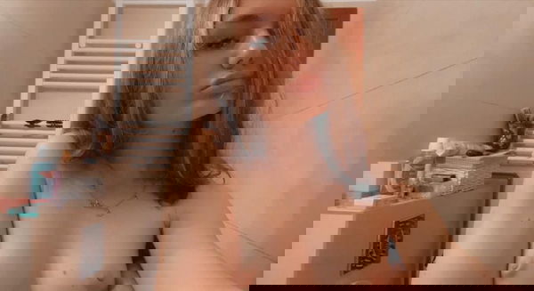 gnskshehbe, 21 years old from Austria