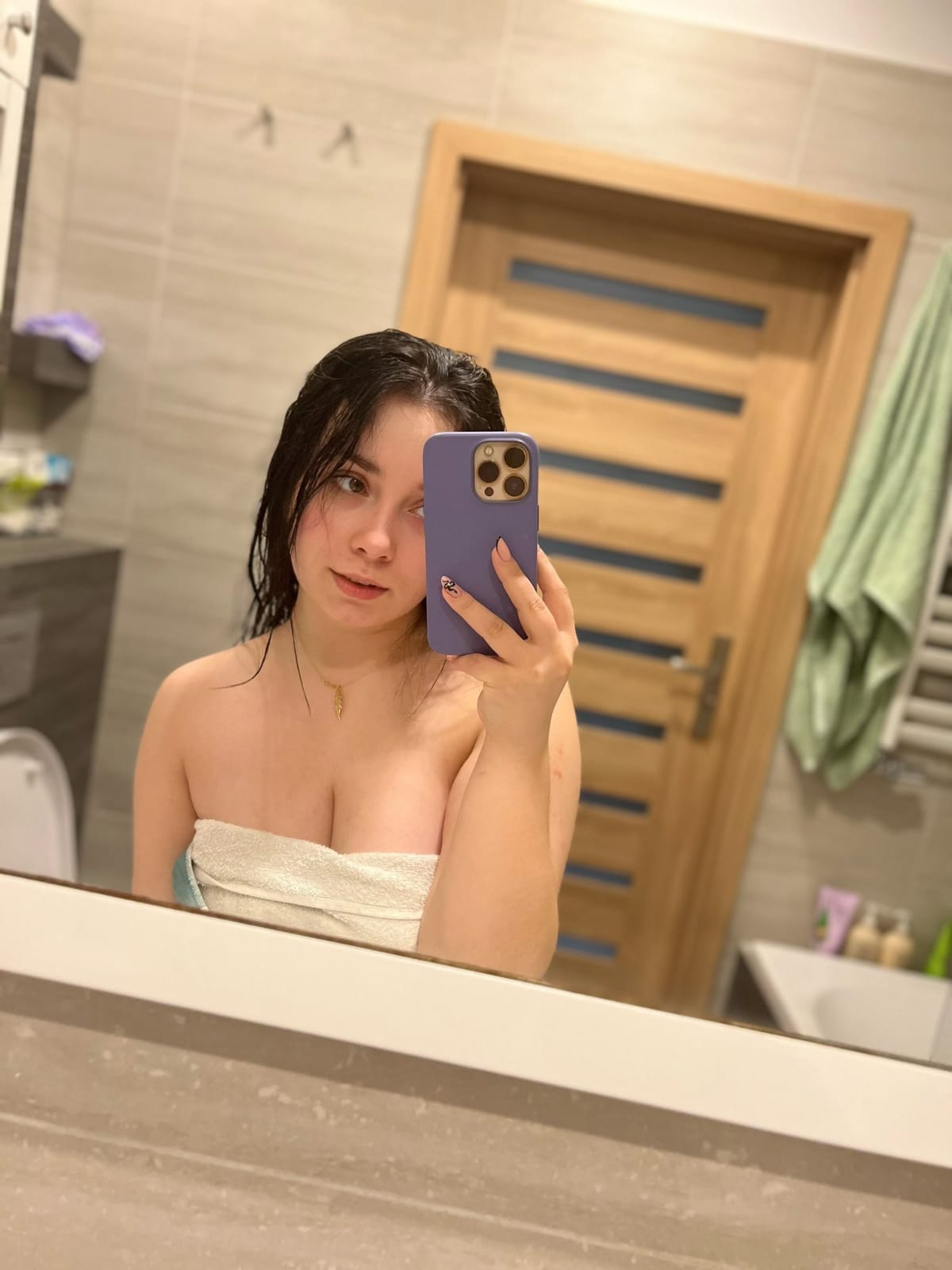 Eva--gomez, 23 years old from United States