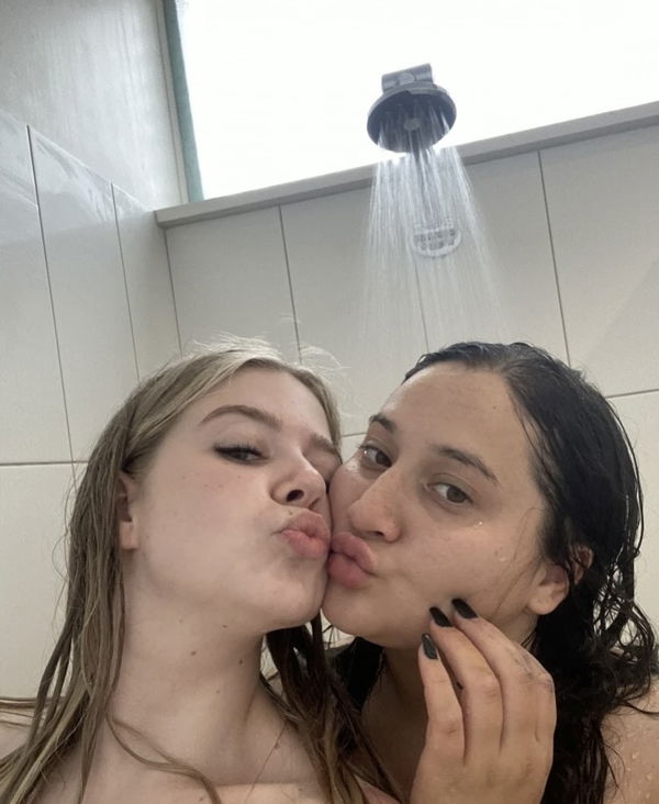 Welovefun, 21 years old from United States