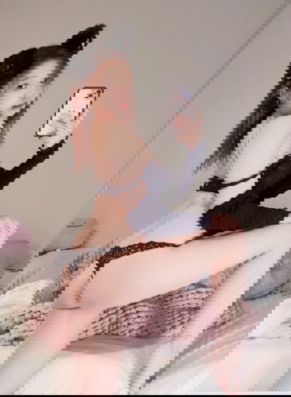 Hotlove537, 19 years old from United Kingdom