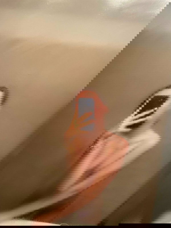 LindaJ64, 22 years old from United States