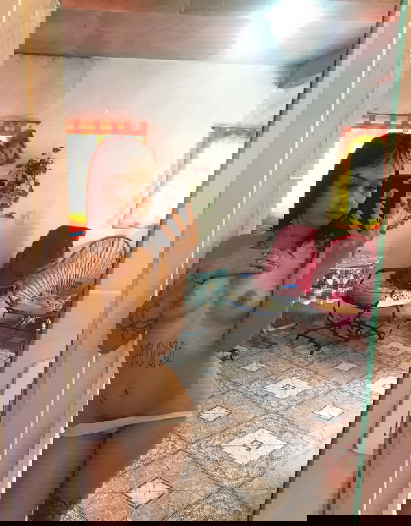 disebucu, 22 years old from United States