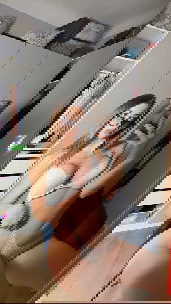 Sexy48729, 26 years old from Australia