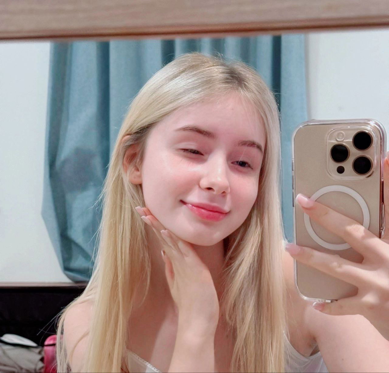 tovavibg's Cover Photo