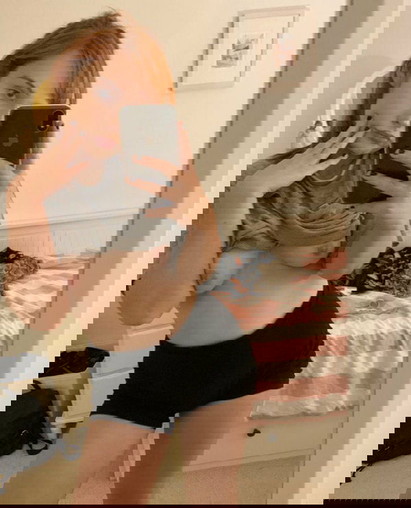 Elisharose66, 19 years old from United States