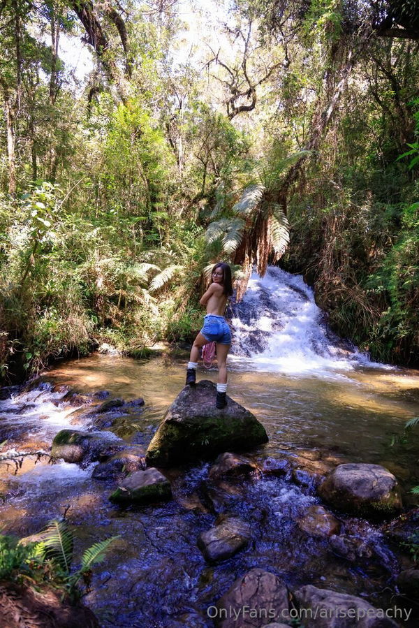 NancyT3, 20 years old from United Kingdom