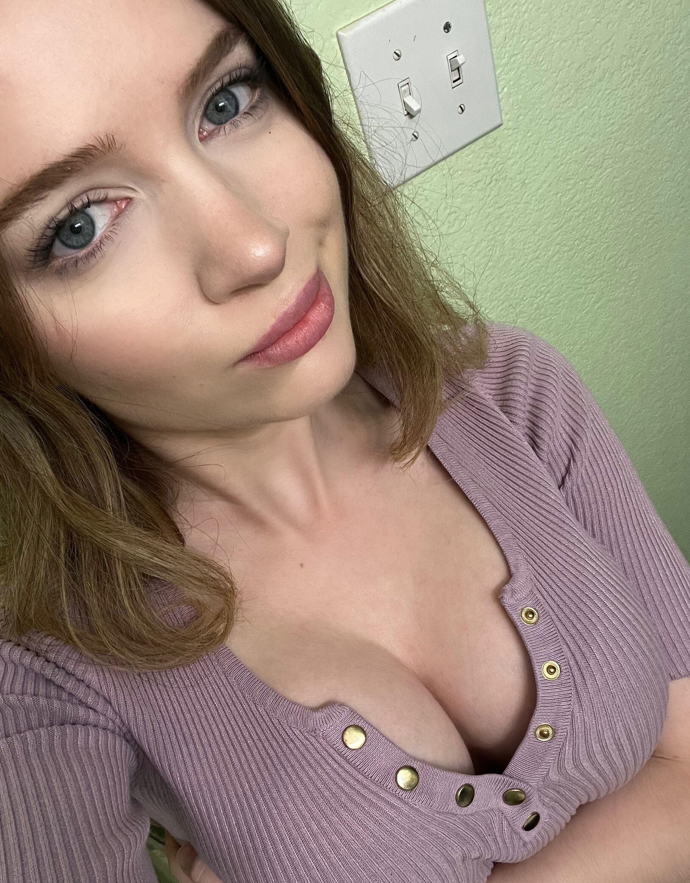 legebih142, 21 years old from France