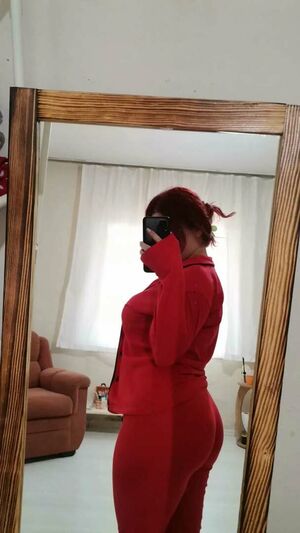 tinamoc762, 23 years old from Switzerland