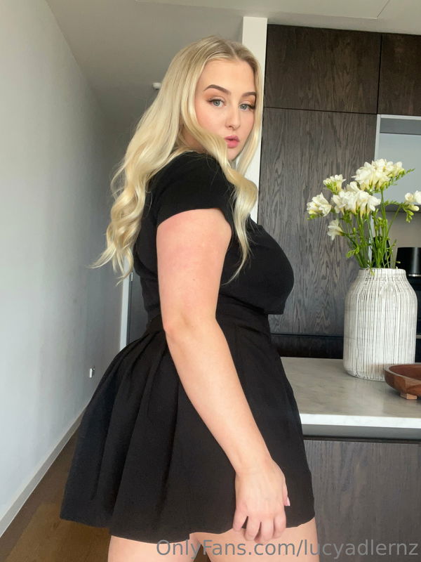 ValinaL22, 20 years old from United States