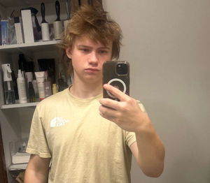 aJ2213's Profile Photo