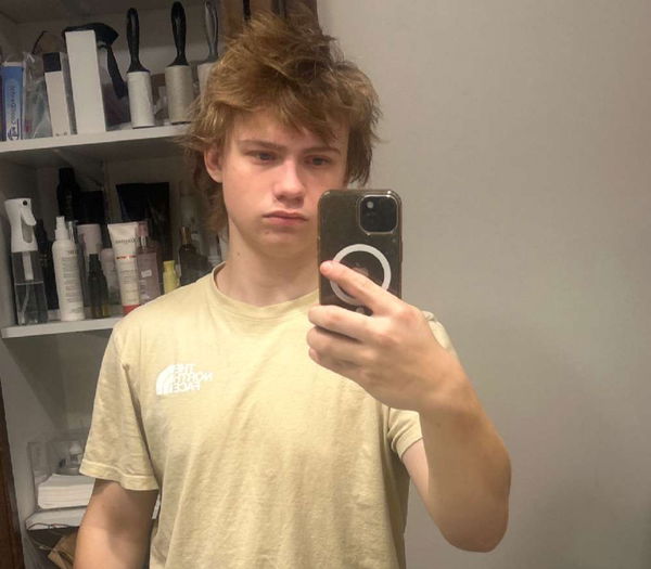 aJ2213, 19 years old from United States