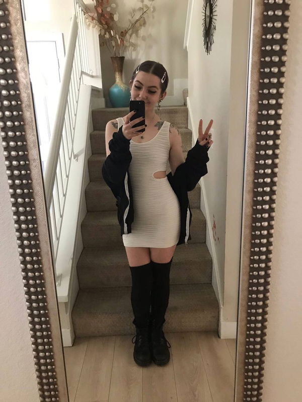 Lydia02, 25 years old from United States