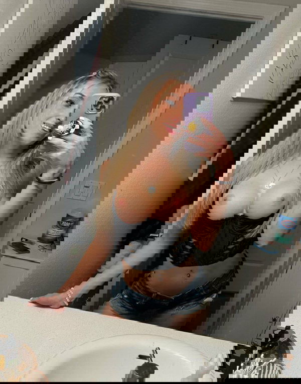 n_ob21-77, 21 years old from United Kingdom