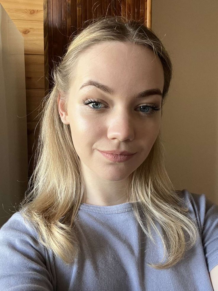 Eva2458, 24 years old from Canada