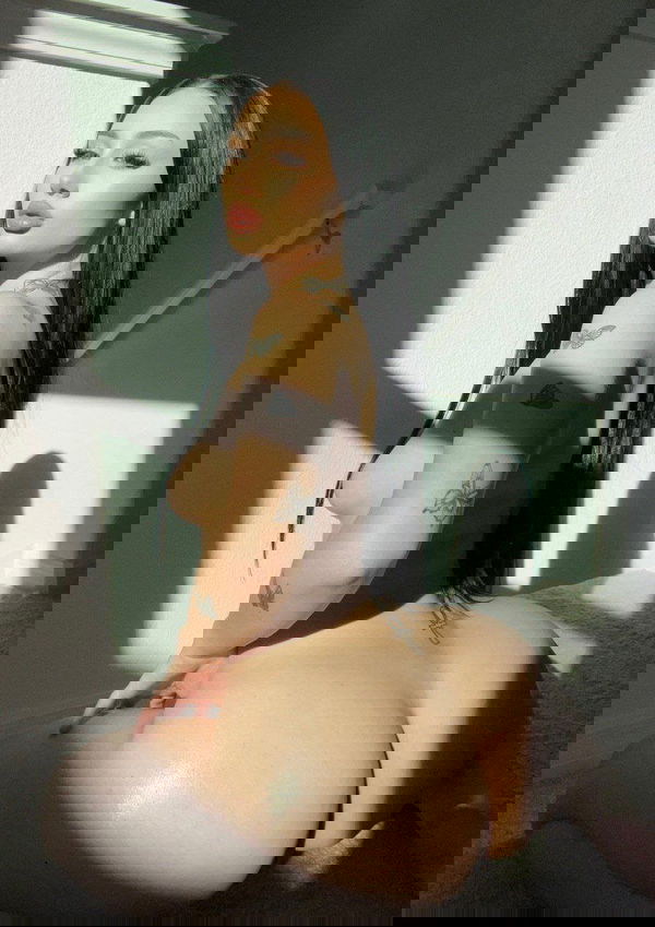 lelasyqu, 23 years old from Spain