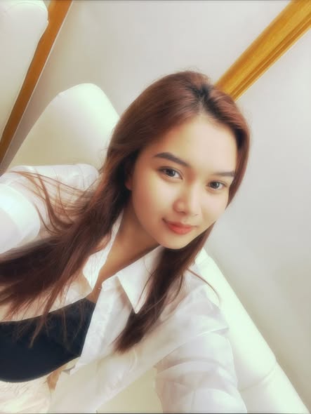 nilaxec410's Cover Photo