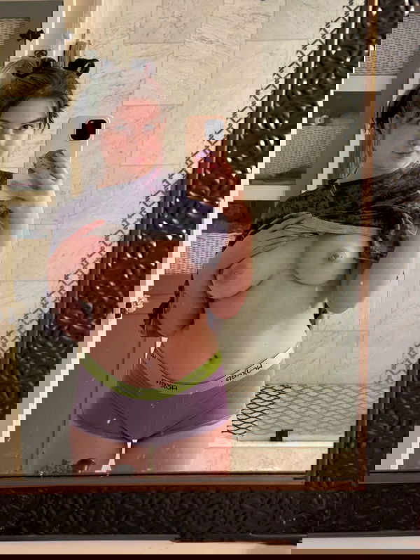 Deleya, 25 years old from United Kingdom