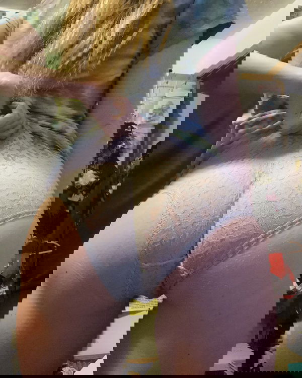 fubhde, 19 years old from United States