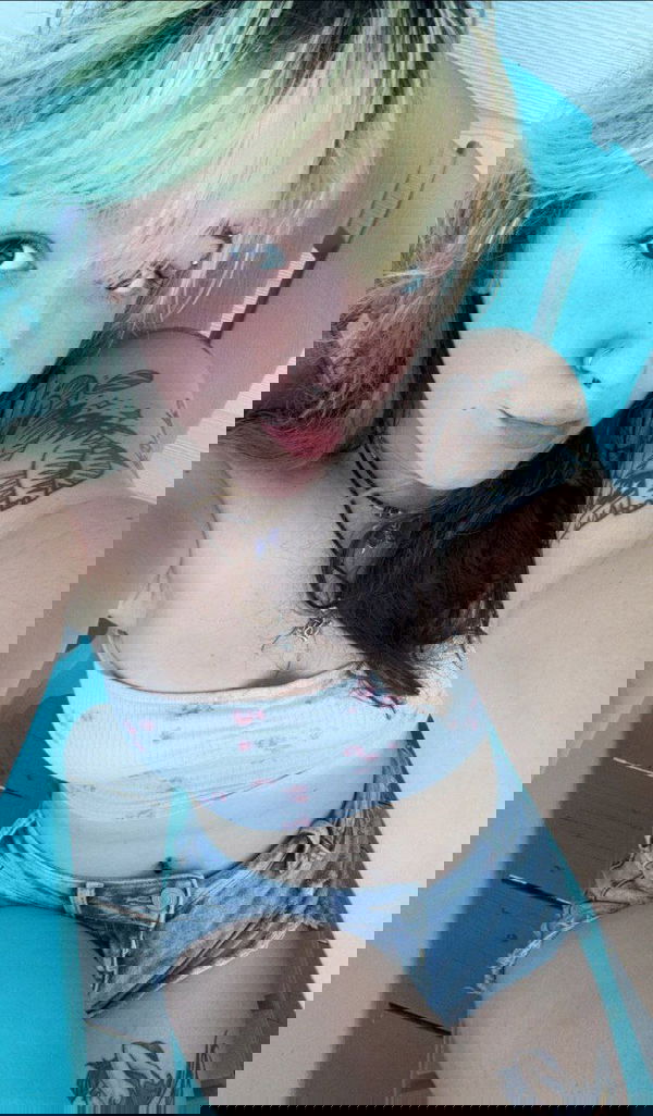 Melissa55437, 22 years old from United States