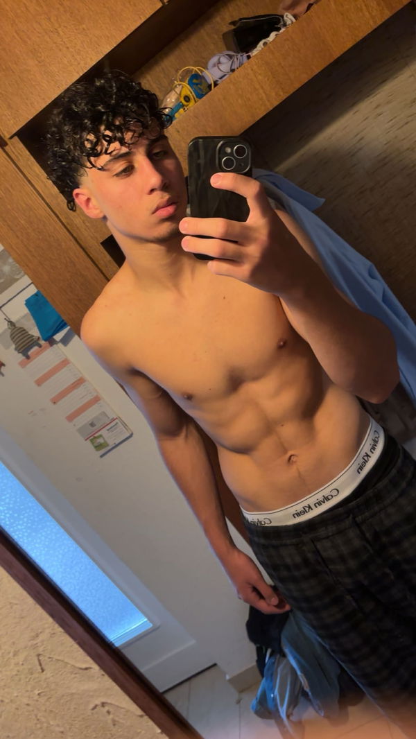 Asmet, 20 years old from United States