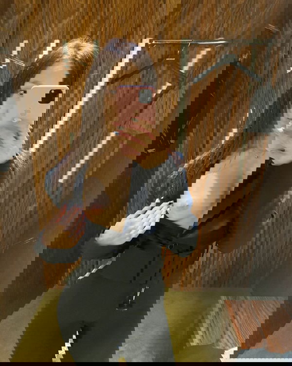 ykwfn, 19 years old from United States