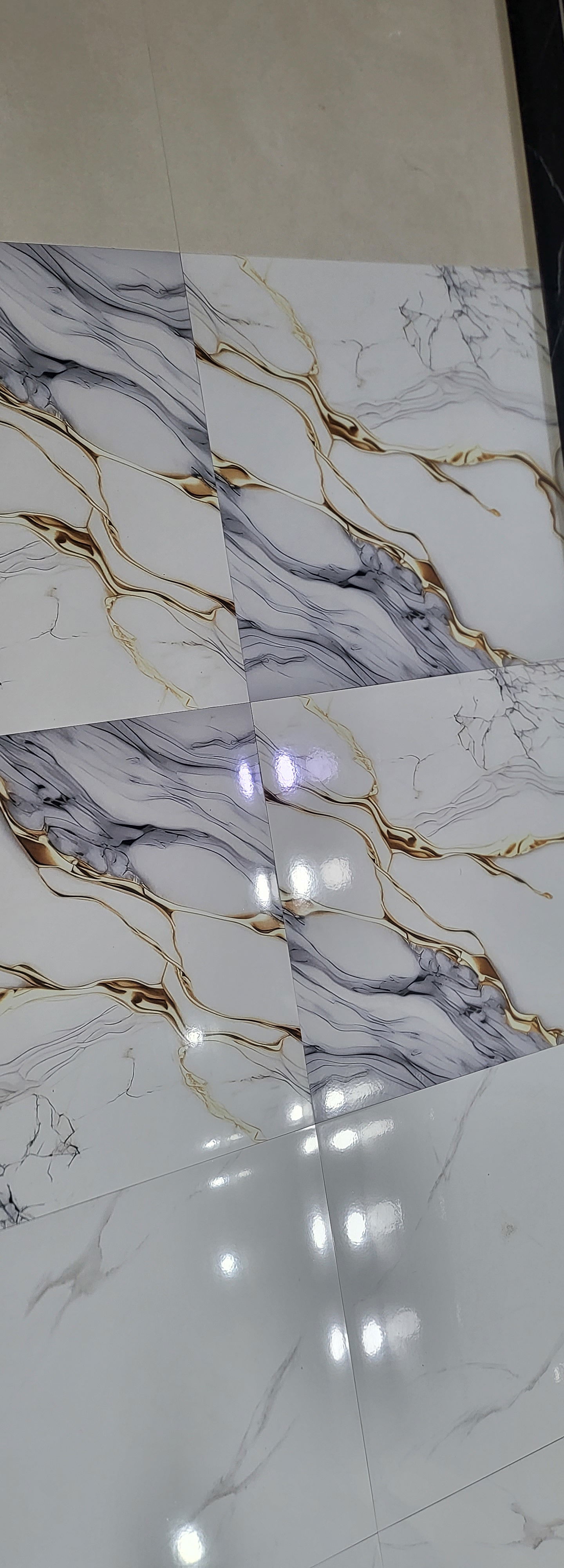 rwwfalshyby48's Cover Photo