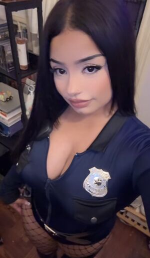 Emery21Fx25, 22 years old from United Kingdom