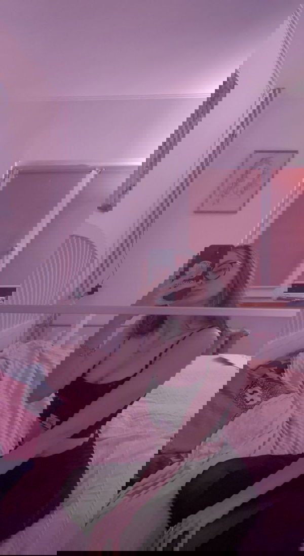 AngelaRq, 21 years old from United States