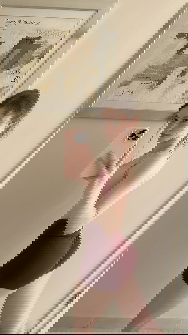 loron38698, 23 years old from United Kingdom