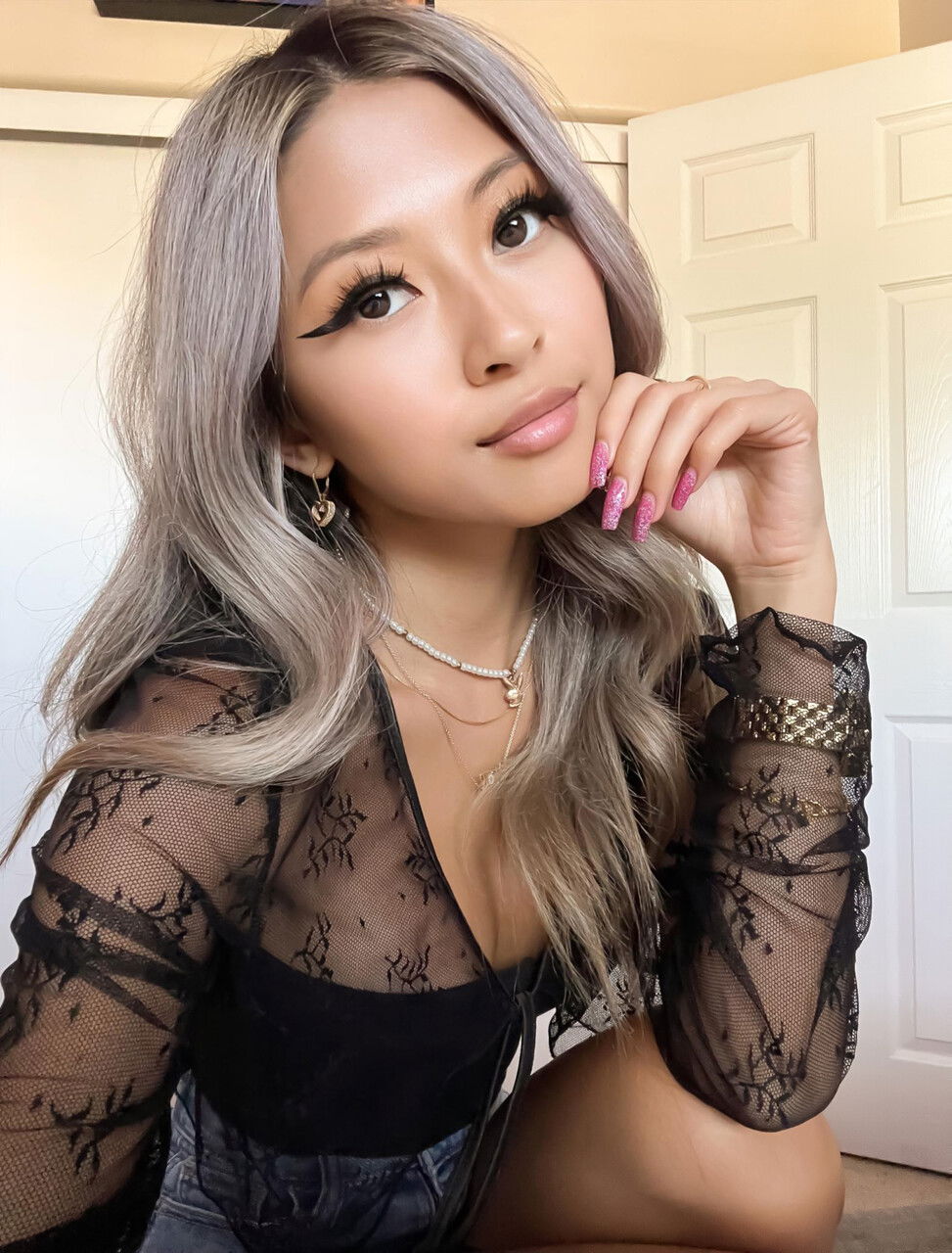 fiveh79596's Cover Photo