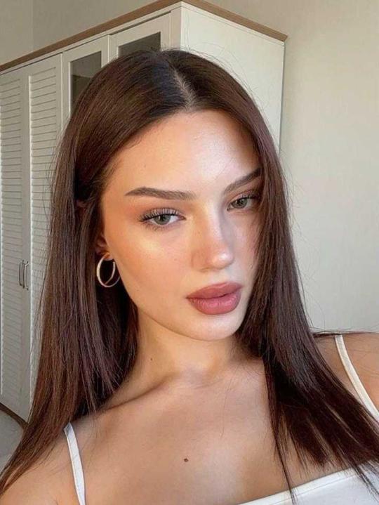 thgugd, 25 years old from Canada