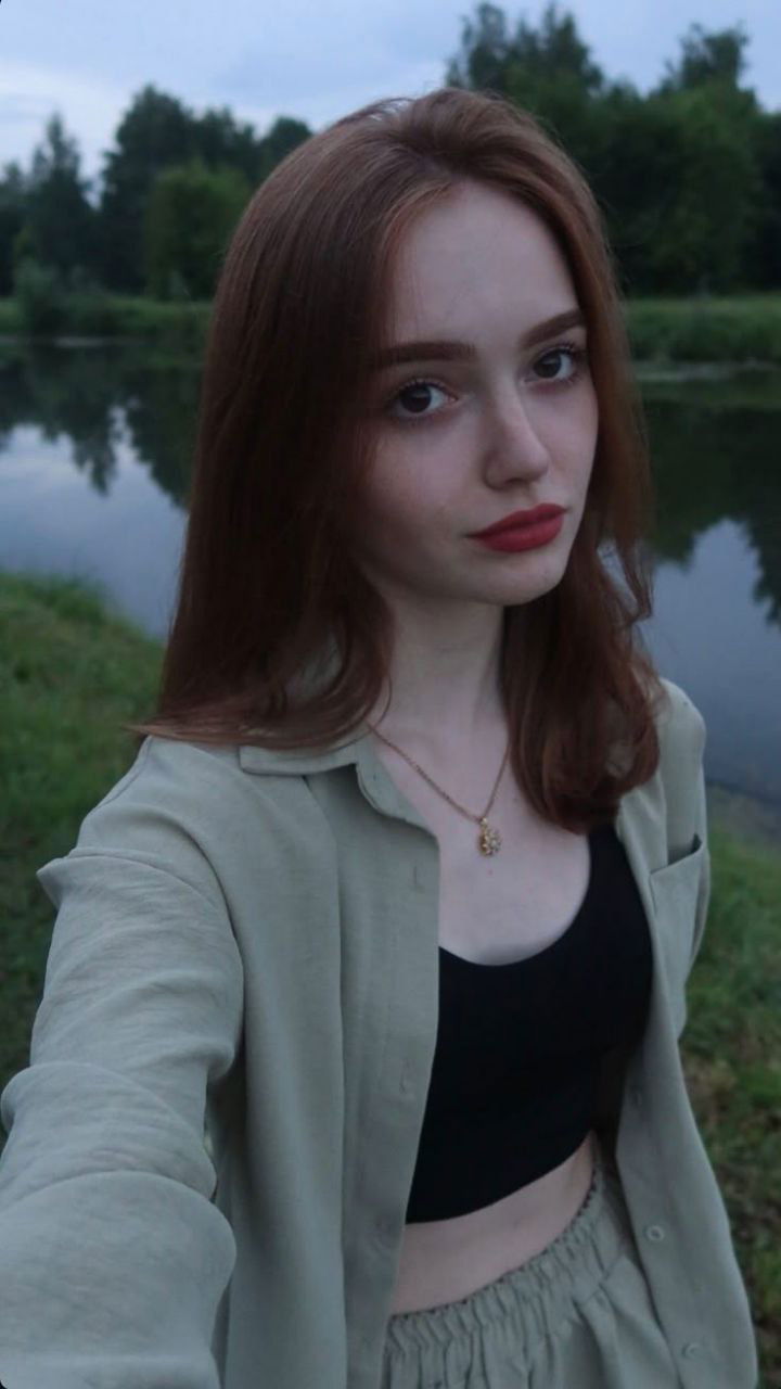 Emily2058, 20 years old from United Kingdom