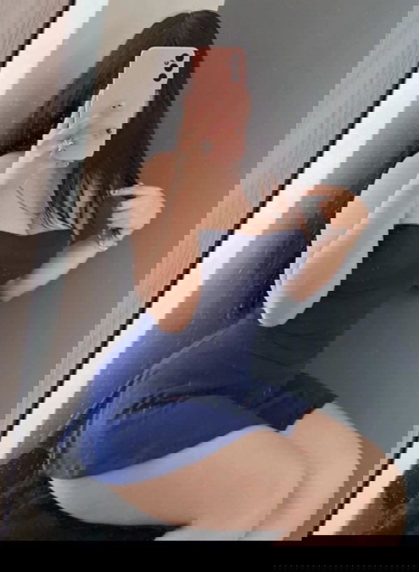 piniyik425, 21 years old from Denmark