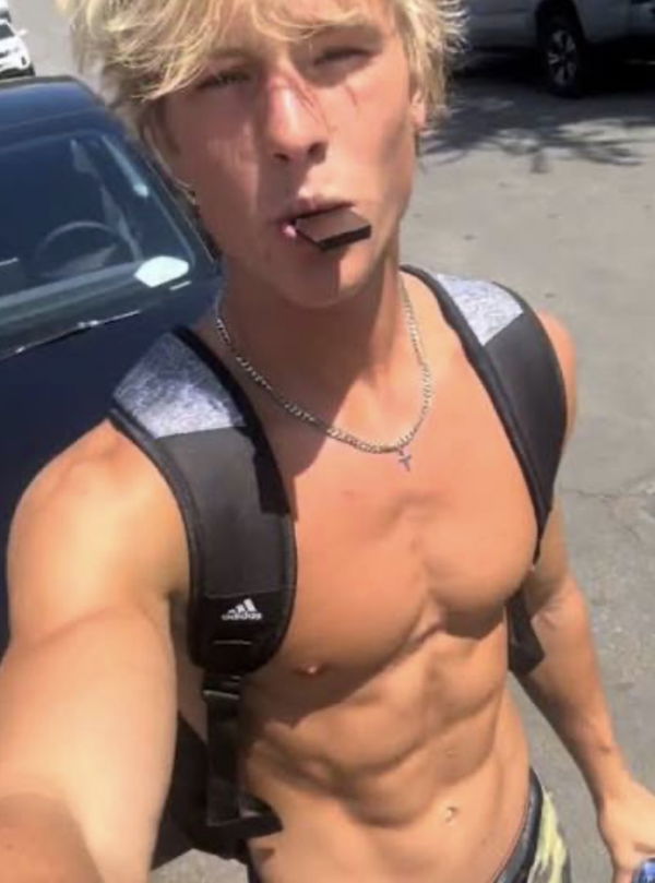 Sam_1C, 20 years old from United States