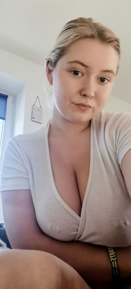 polon51195, 25 years old from Canada