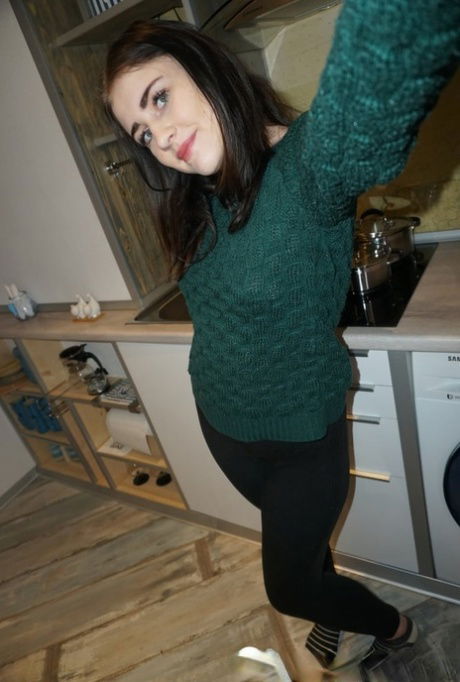 dineh56275, 25 years old from Canada