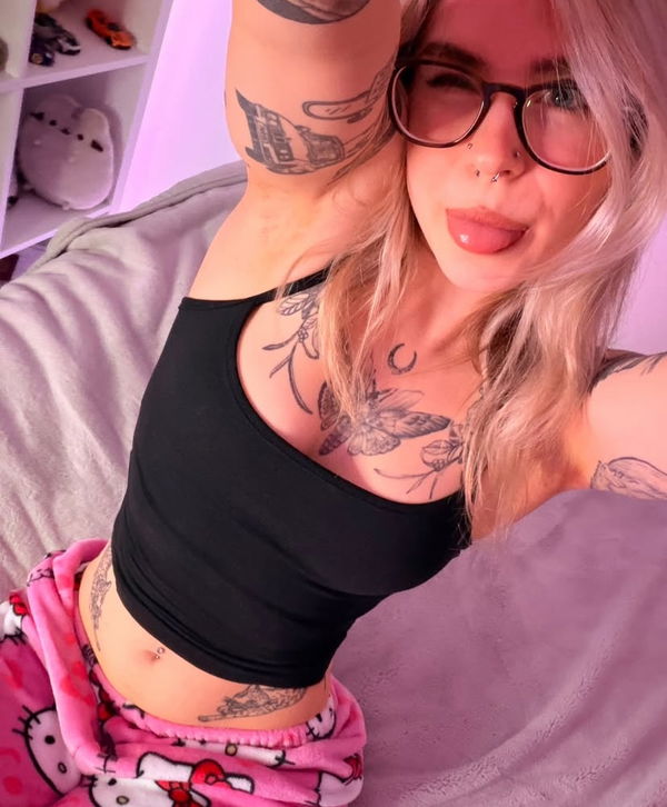 lr551933, 25 years old from United States