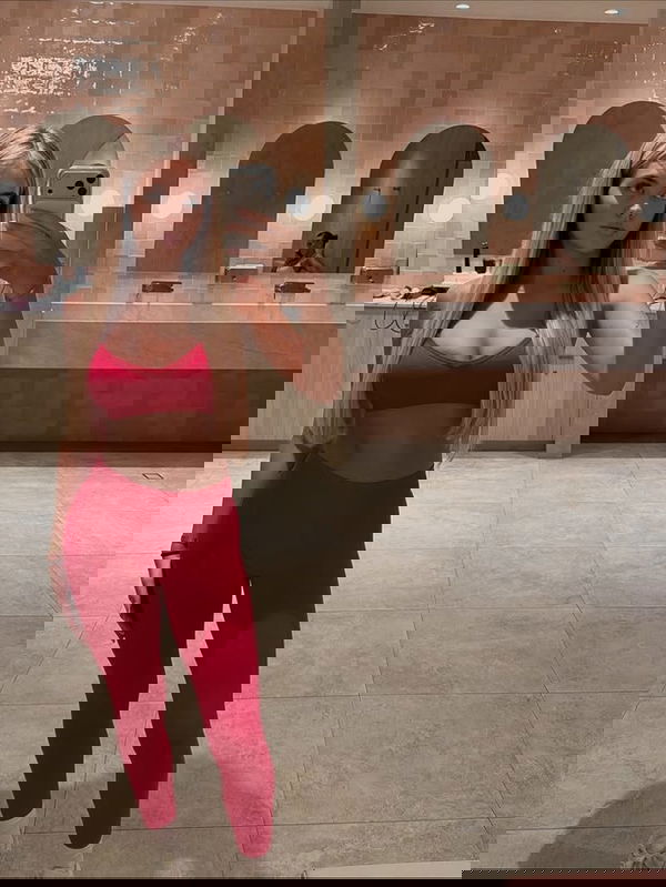 nokoyen738, 19 years old from United Kingdom