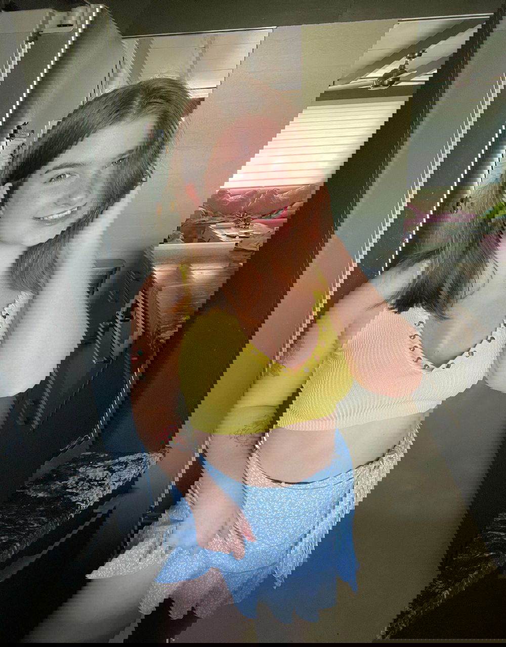 Juliaaa12, 22 years old from United States