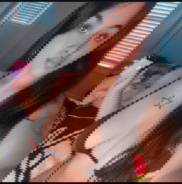 mumtubdr, 20 years old from United States