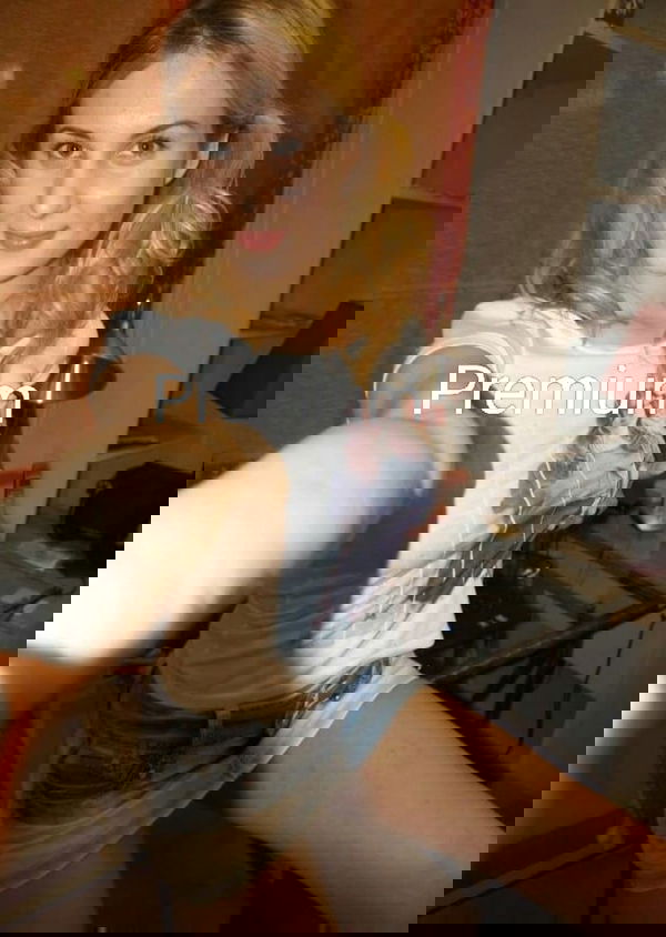 LoraK1, 20 years old from United States