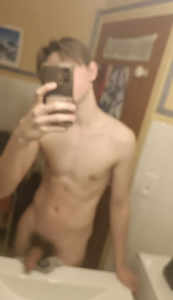 mr9131544, 18 years old from France