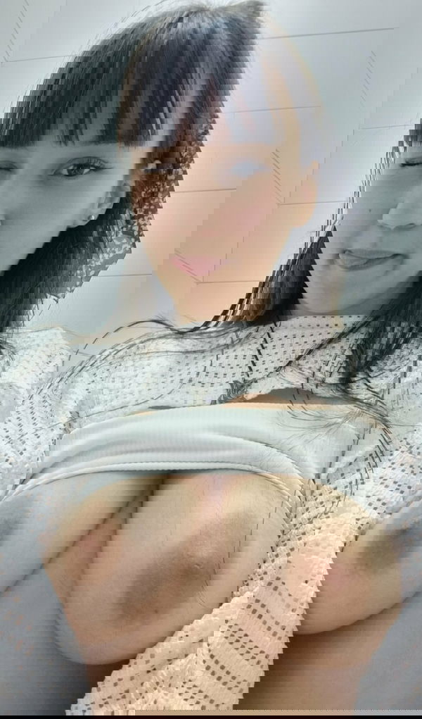 paniziji, 21 years old from United States