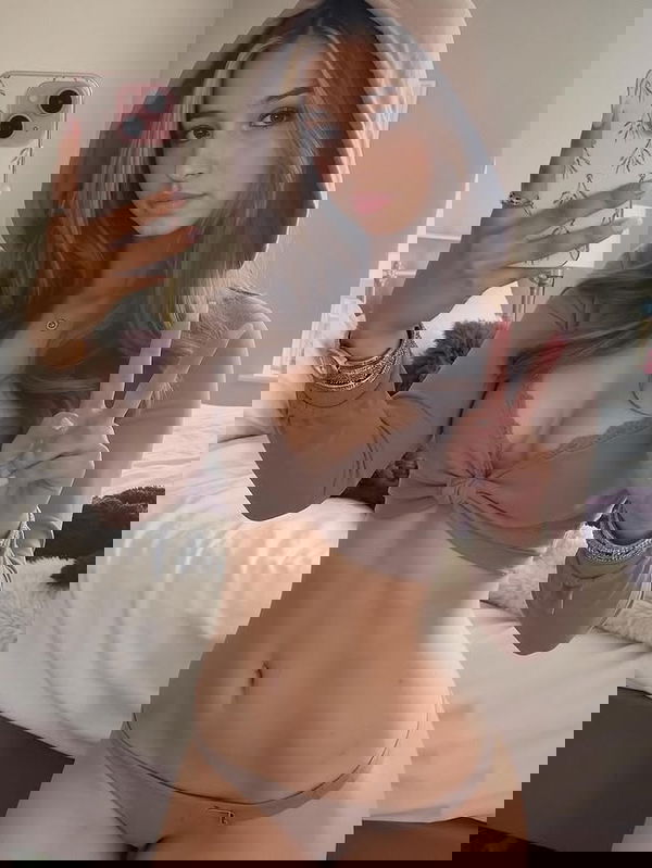 fixebin492, 19 years old from United Kingdom