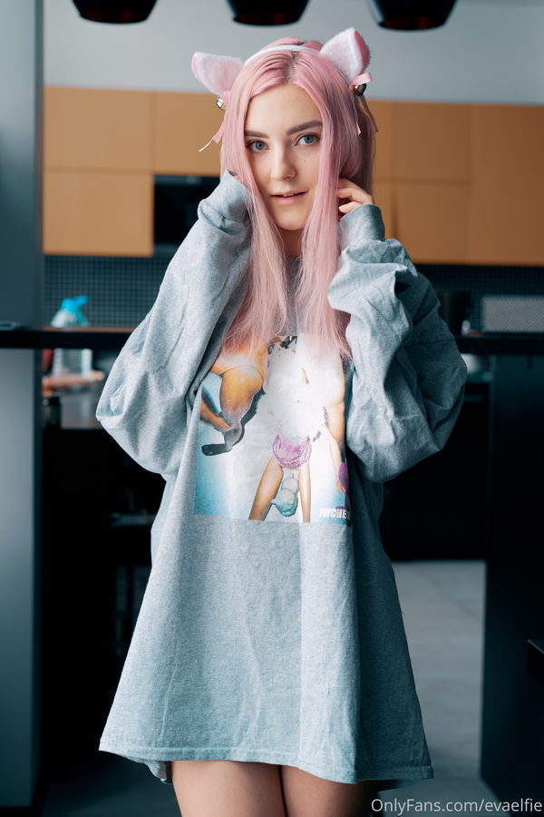 IsabellaL, 20 years old from United Kingdom