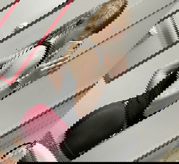 hivikek369, 22 years old from Poland