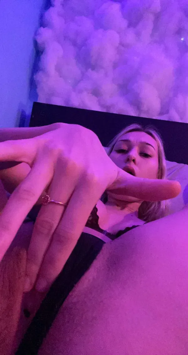 pawox, 19 years old from Kuwait